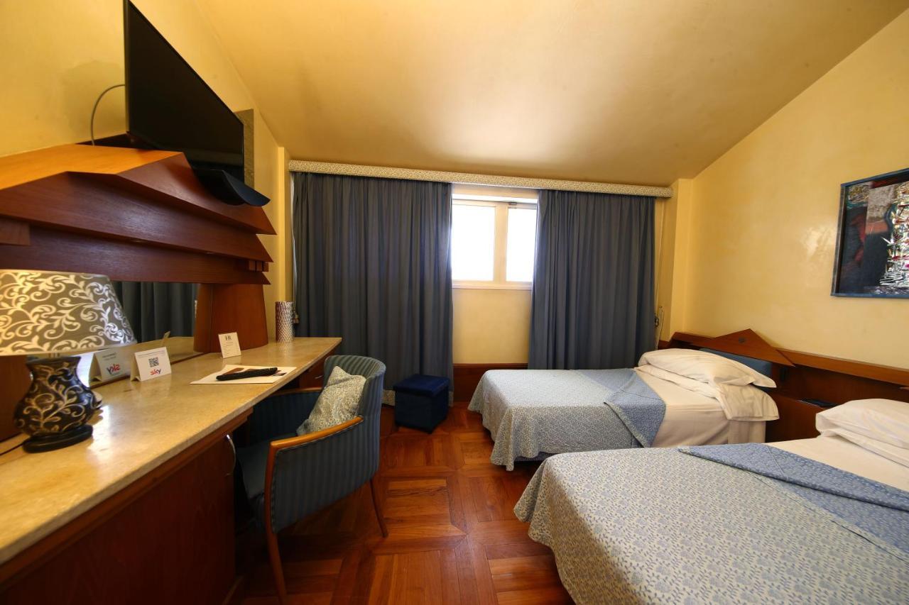 Hr Hotel Monfalcone Exterior photo