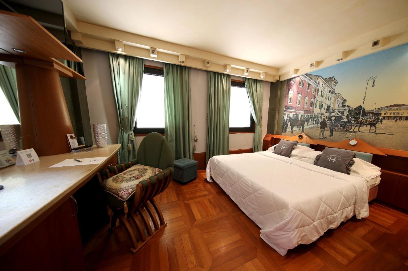 Hr Hotel Monfalcone Exterior photo