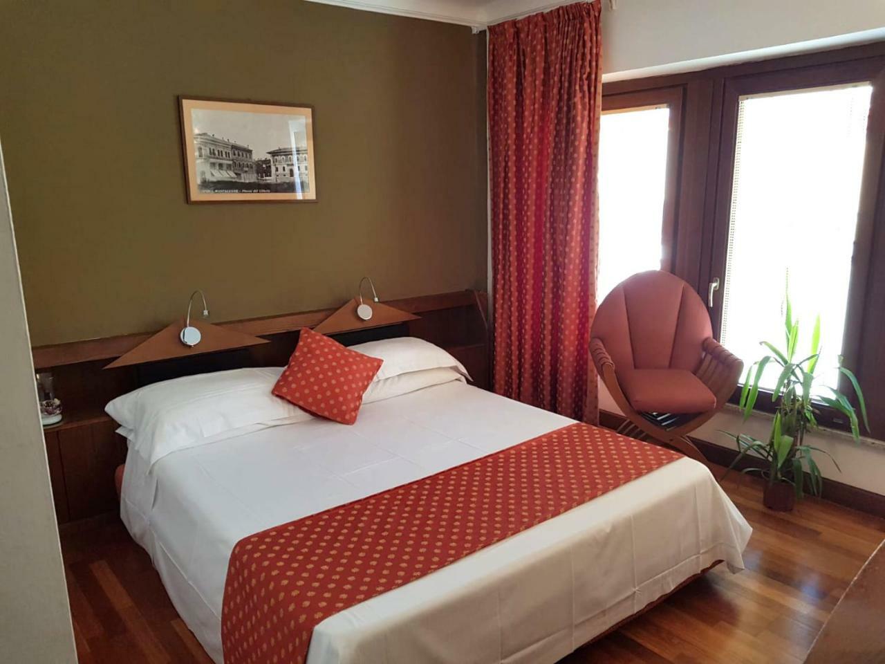 Hr Hotel Monfalcone Exterior photo